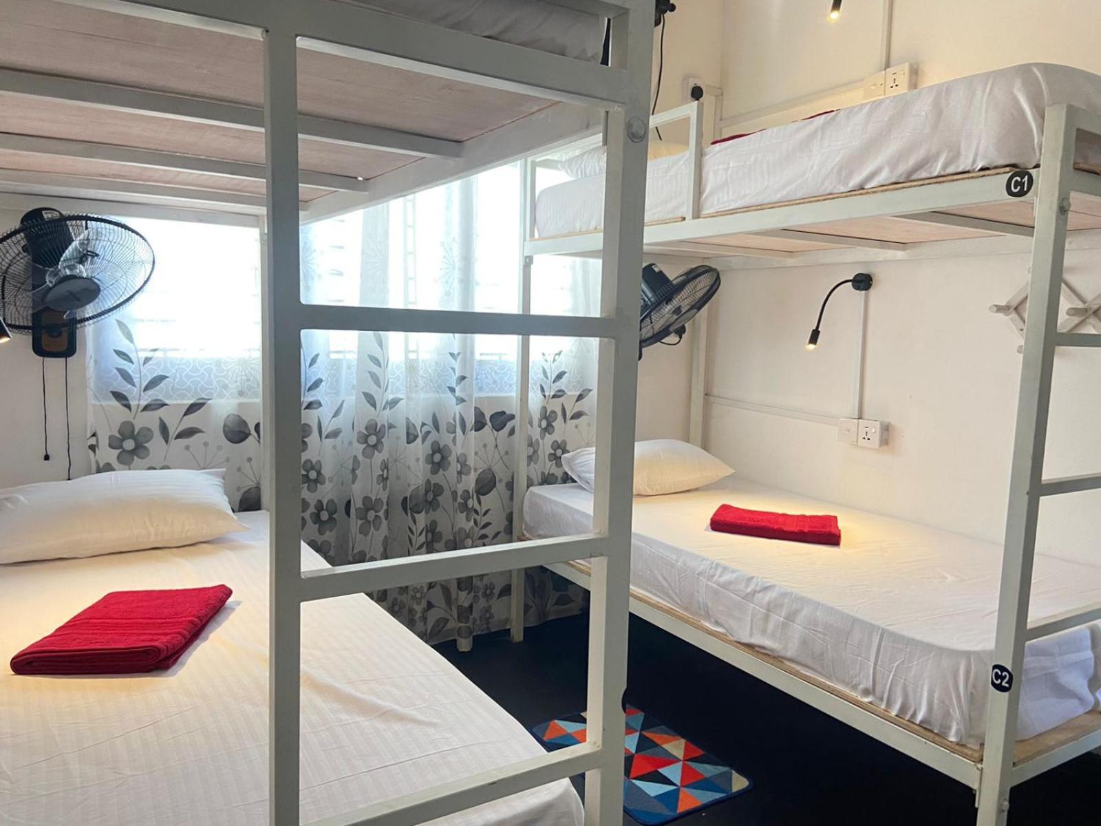 Hiricurry Hostel & Restaurant Диквелла Экстерьер фото