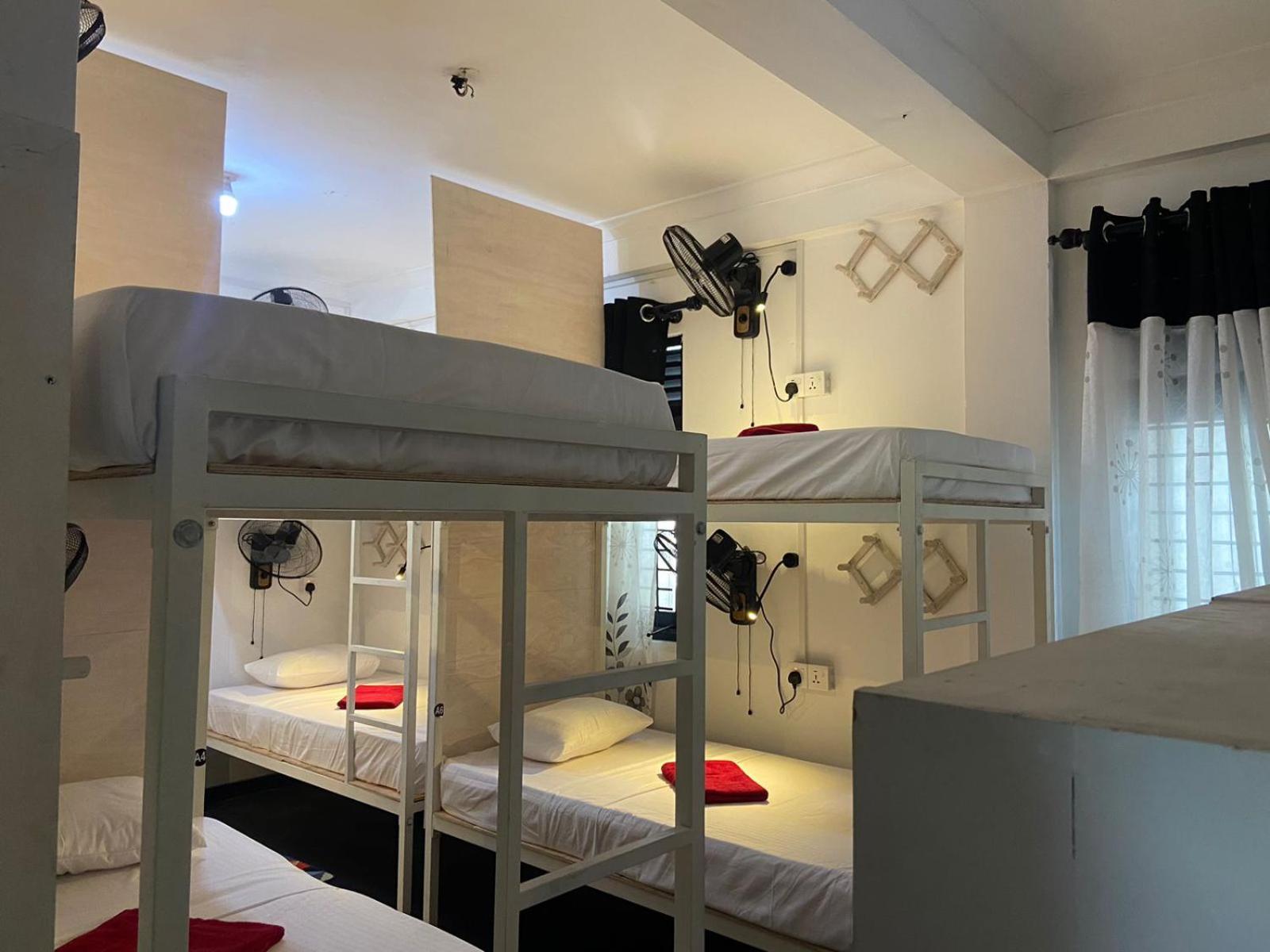 Hiricurry Hostel & Restaurant Диквелла Экстерьер фото